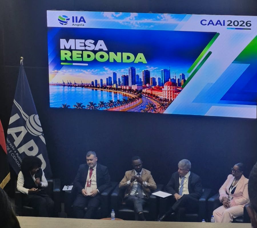 Mesa-redonda da CAAI 2026 no auditório da ENAPP